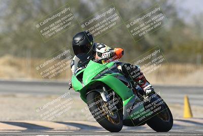 media/Dec-01-2025-Moto Forza (Mon) [[2daa91e15f]]/2-Intermediate Group/Session 3 (Turn 3)/